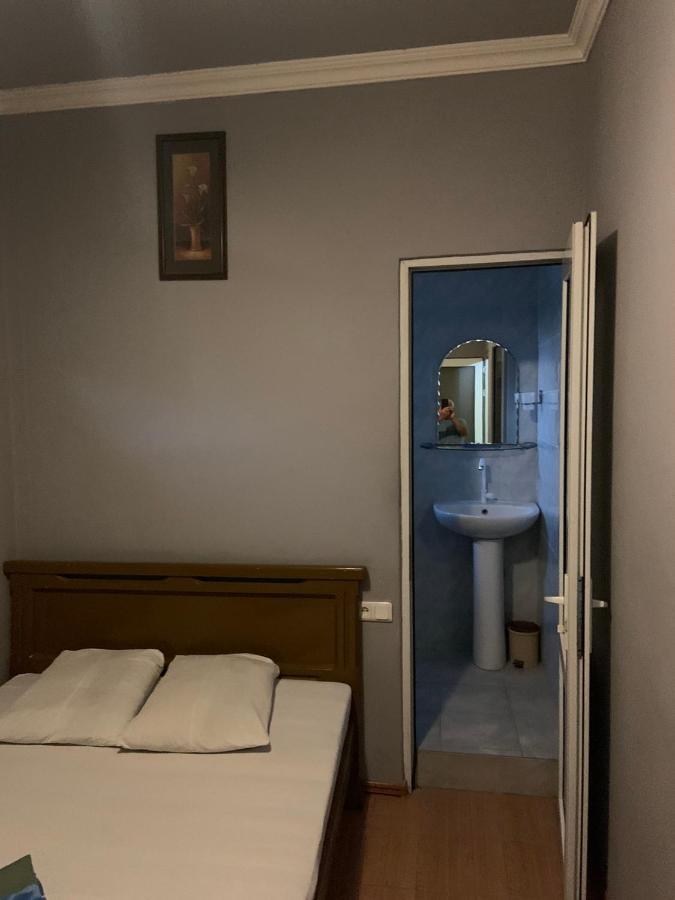 Tnak Hotel Ереван Экстерьер фото