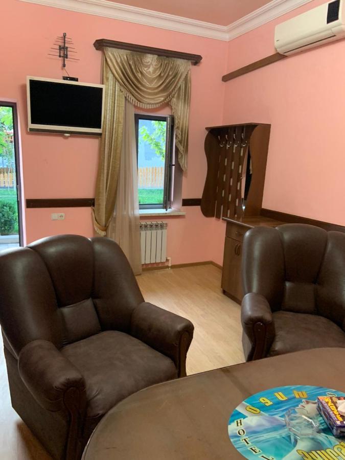 Tnak Hotel Ереван Экстерьер фото