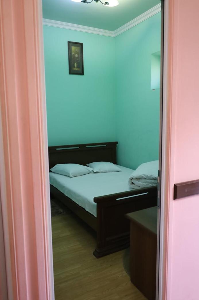 Tnak Hotel Ереван Экстерьер фото